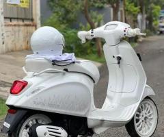 Vespa sprint justin bieber km 20 perak include helm glove